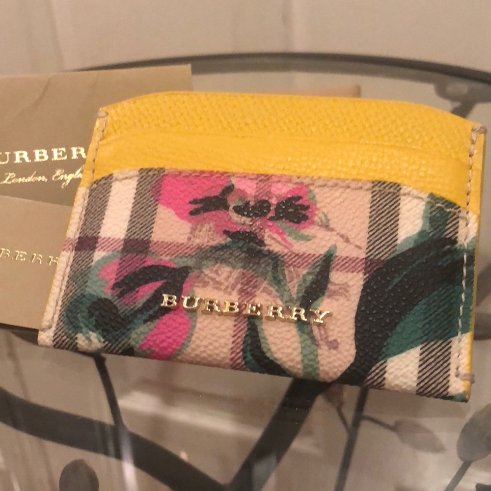 SOLD🚫Burberry Card Case